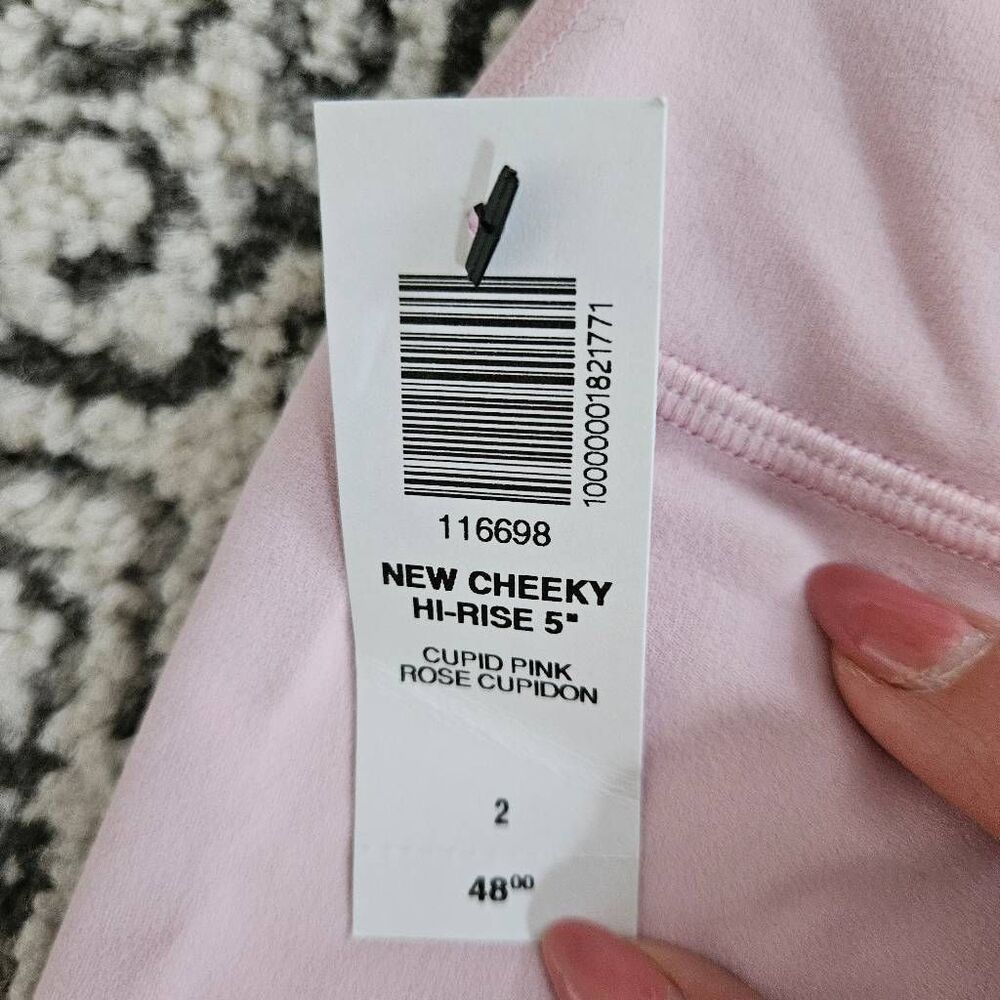 Aritzia Women's Athletic Shorts in Light Pink - Picture 2 of 4